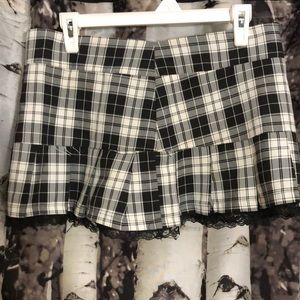 Valid Black and white plaid skirt.